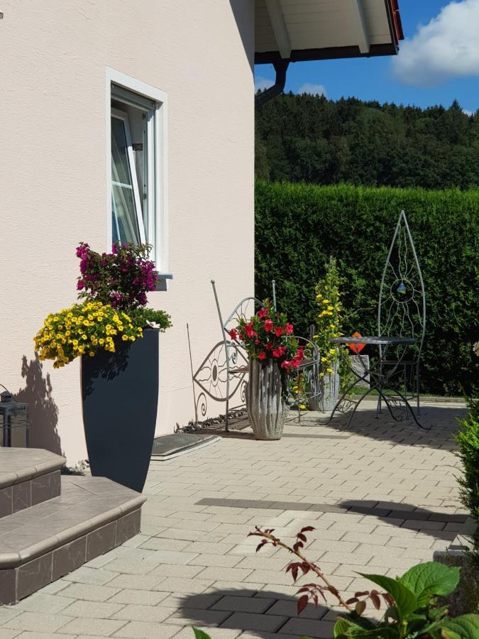 Ferienwohnung Toni Mit Balkon Und Garten Pemfling Dış mekan fotoğraf